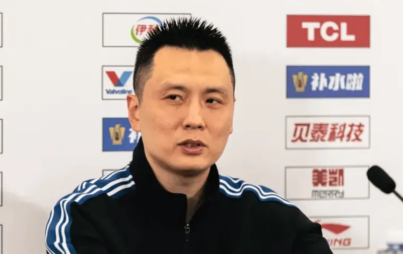 KAIYUN SPORTS-卢伟:很荣幸能带到这么好的球员,球队每个人都牺牲很多